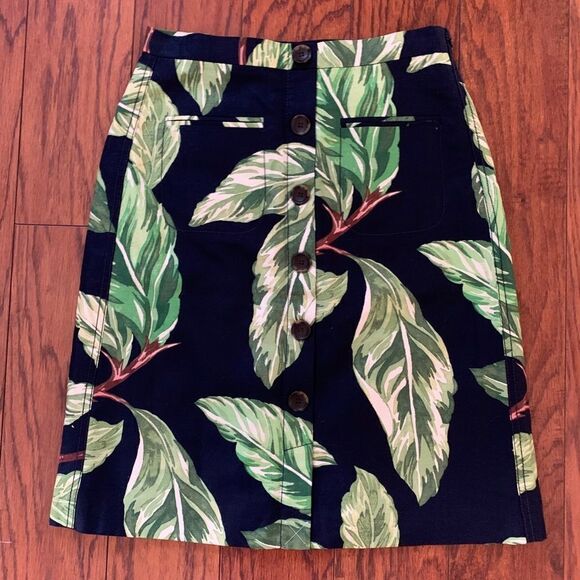 New Ann Taylor botanical linen a-line skirt. Size 4P - Picture 3 of 6